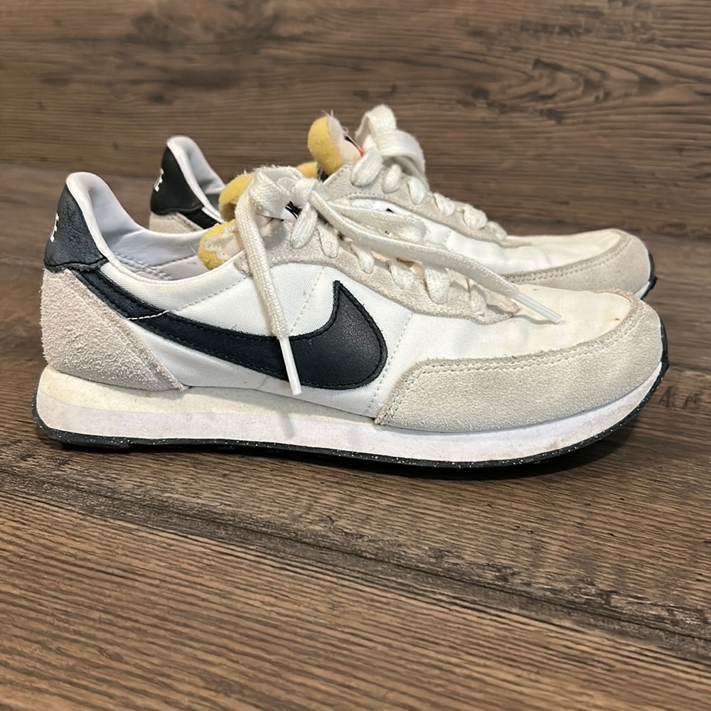 US Youth size 4 Nike Shoes